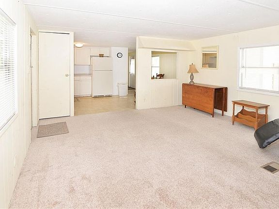 4th image of 1345 Barefoot Cir