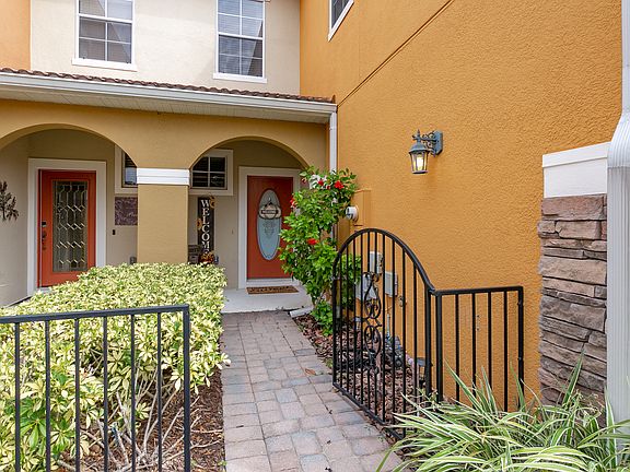 3rd image of 5122 Fiorella Ln