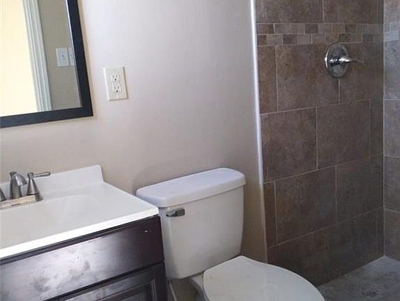 5th image of 9209 Waverly Dr