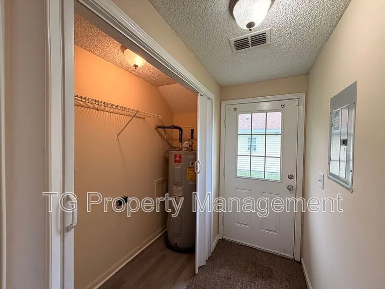 747 Broxton St — Photo 7