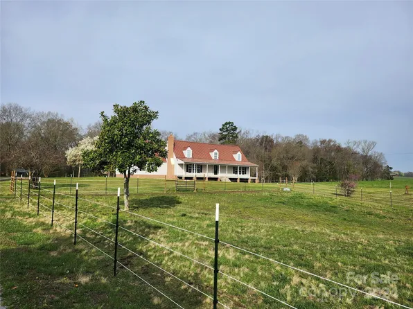 2110 Landsford Rd, Marshville, NC 28103