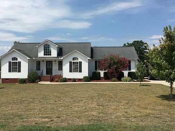 2nd image of 117 Meadowood Dr