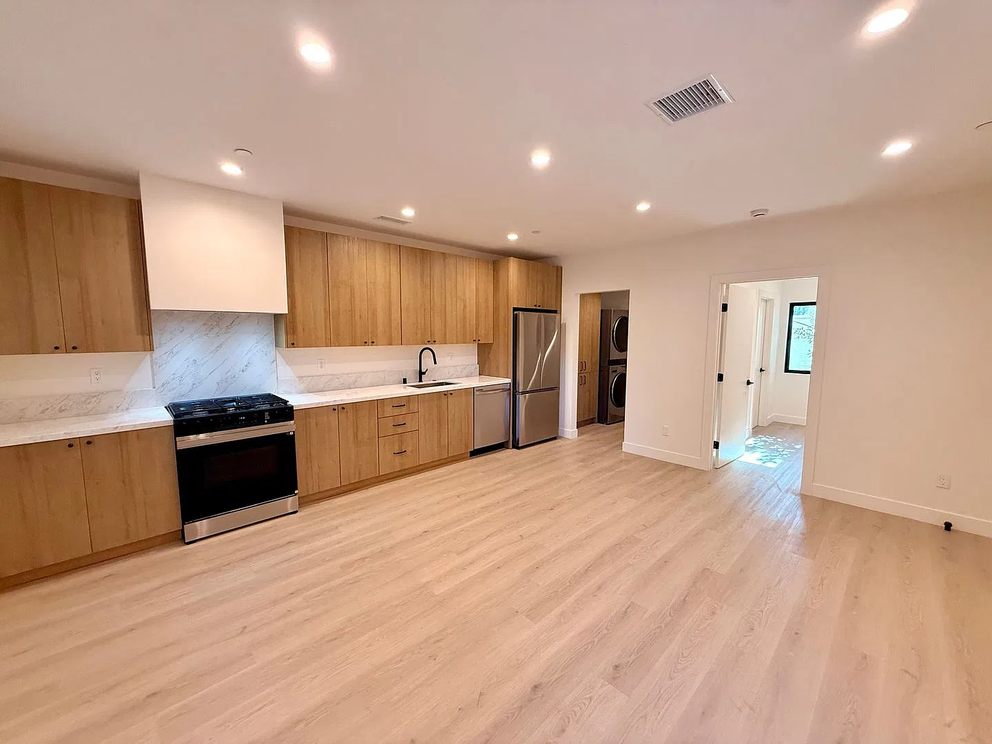 2705 Benedict St — Photo 1
