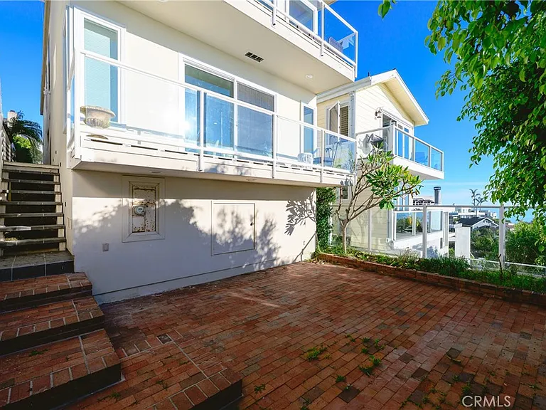 883 Katella St — Photo 44