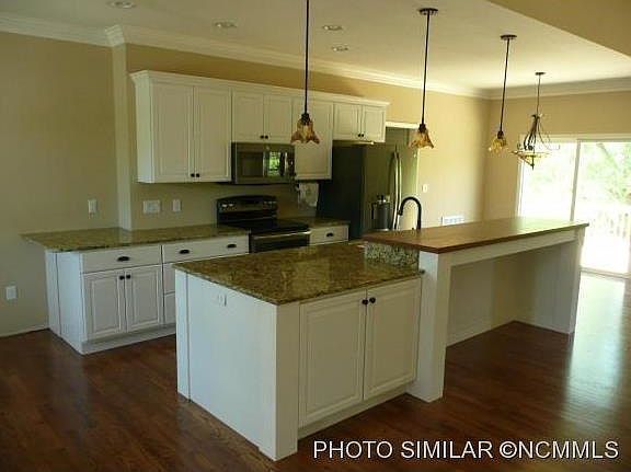 2nd image of 33 Big Sky Ct