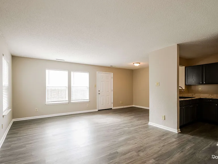 5254 Tufton Dr — Photo 7