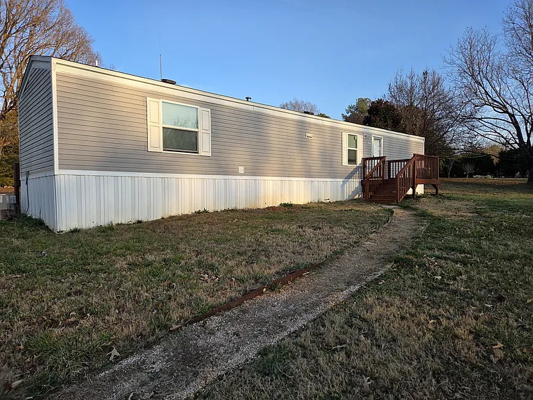 2329 Rufus Ratchford Rd — Photo 1