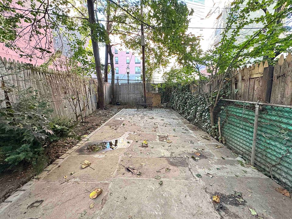 1st image of 96 Jewett Ave Floor 1