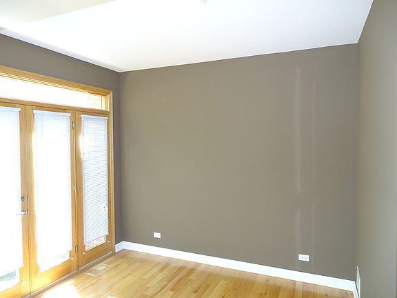 2nd image of 42 Lakebreeze Ct