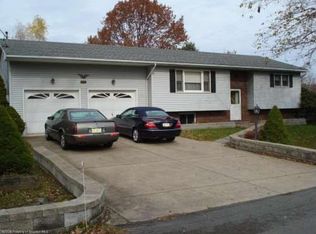 19 Merwin St, Waymart, PA 18472