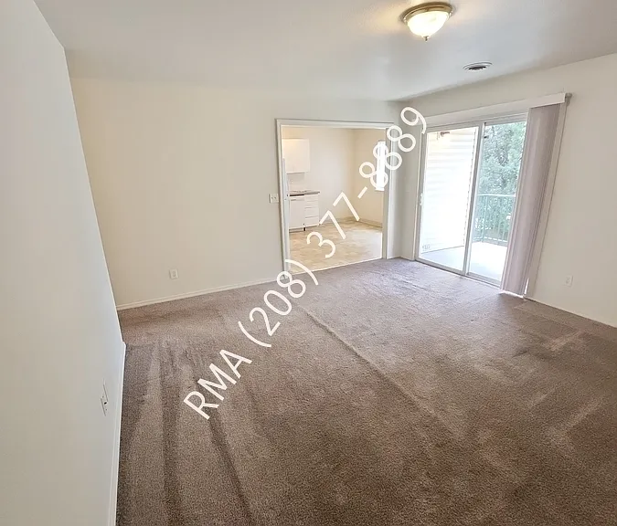 825 N White Barn Rd — Photo 2
