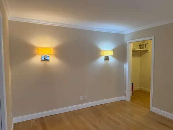 420 East 51st Street image 7 of 18