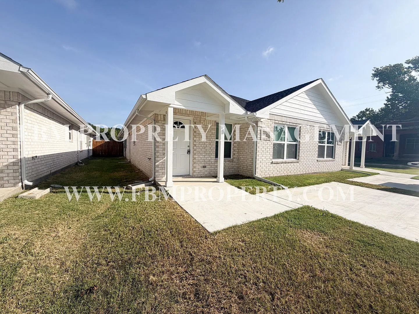 114 E Camden St - Brand New 2 Bedroom, 2 Bathroom Duplex Located in Rice, TX! — Photo 3