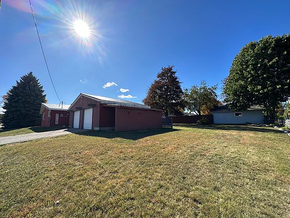 2nd image of 402 W Avenue B