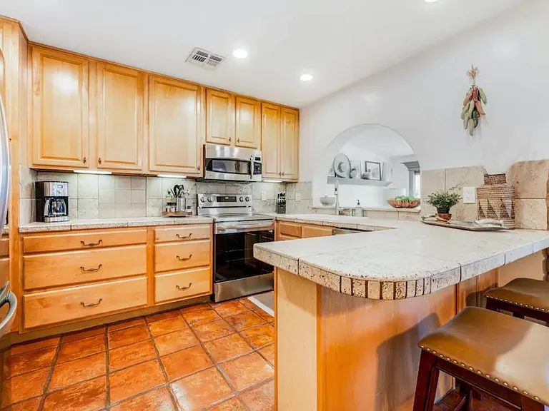 2429 E Dahlia Dr — Photo 7