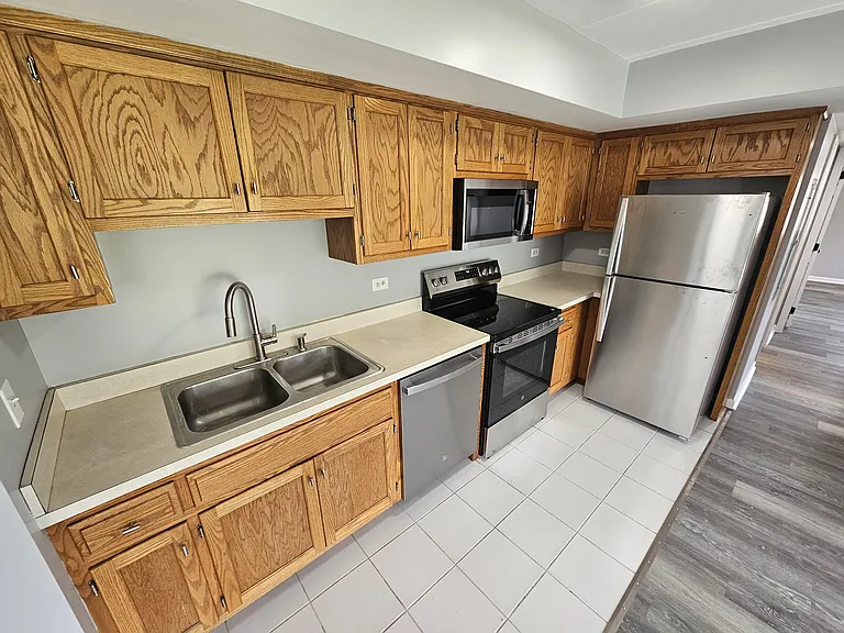 7325 Oakwood Ave #2D — Photo 4