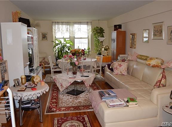 3rd image of 6741 Burns St #503