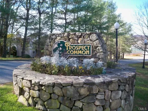 162 Beard Dr, New Milford, CT 06776