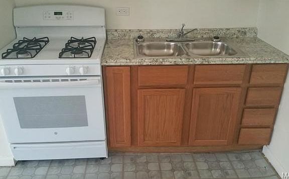 3rd image of 3635 Isolda Ave