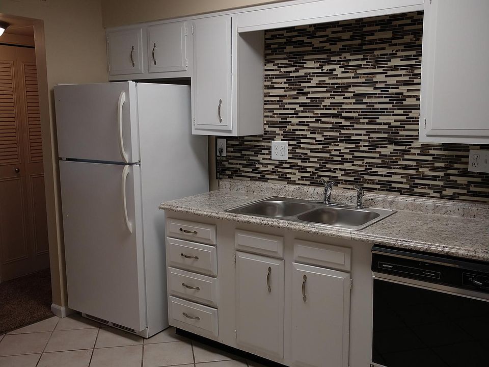 2nd image of 2741 Charlestown Rd APT 46