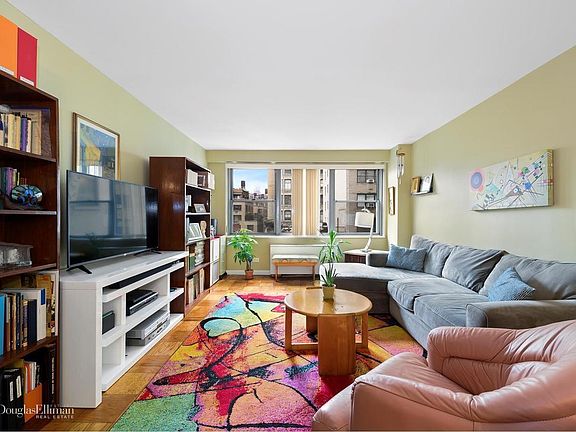 2nd image of 3 W 14th St #1225