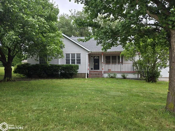 603 W 18th St, Vinton, IA 52349