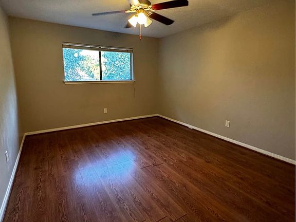 4th image of 14714 Charlmont Dr