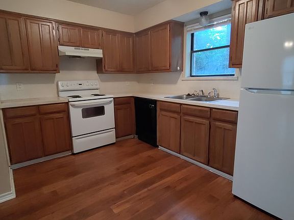 3rd image of 1407 Margie St APT 1
