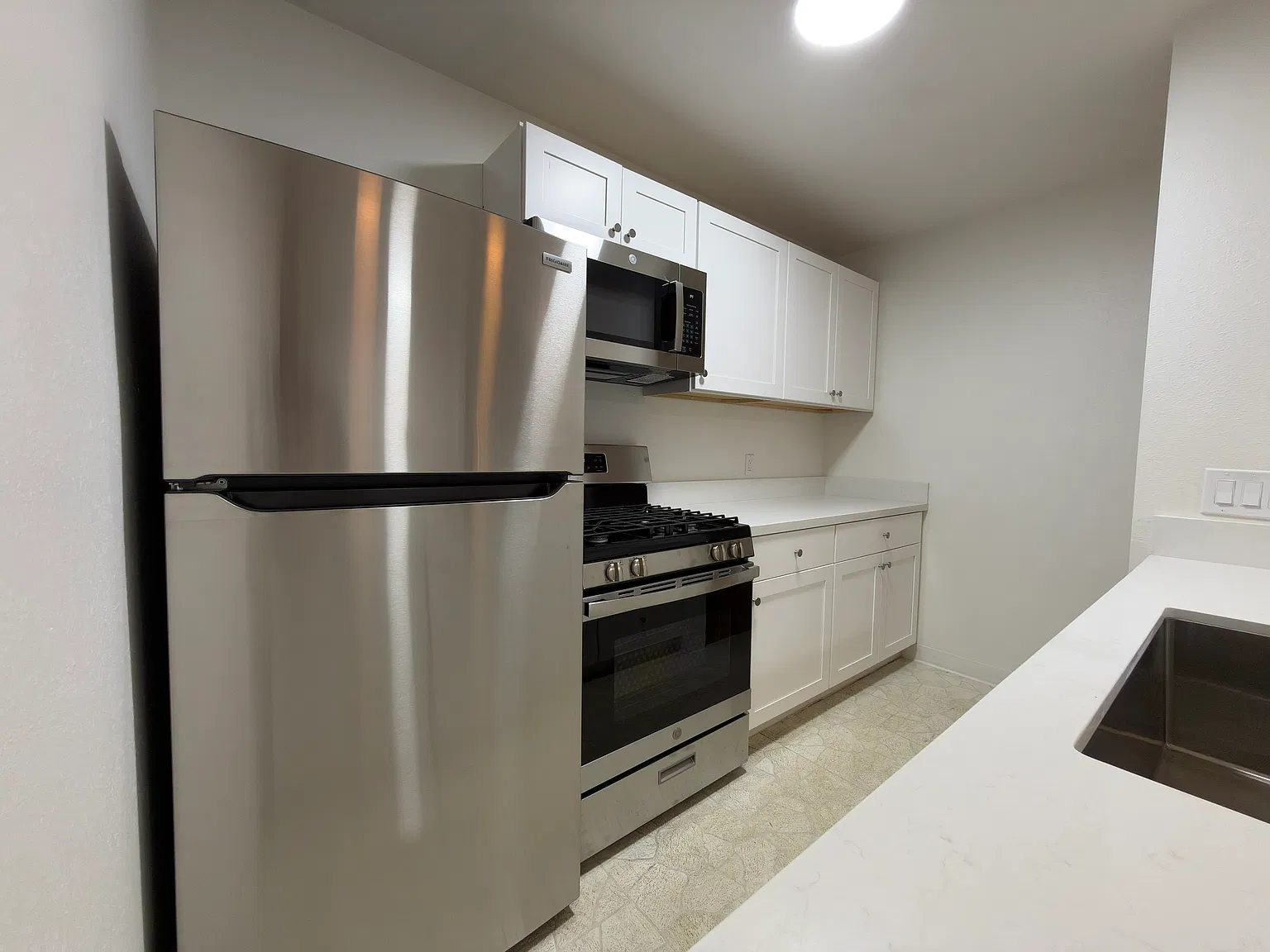 1 bed, $2,900 — Photo 4