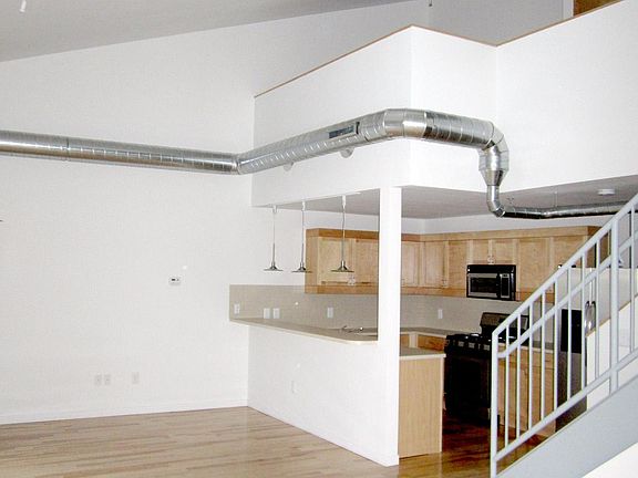 Amber Corners Apartments And Lofts Apartment Rentals With Virtual Tours Royal Oak Mi Zillow