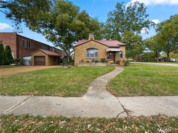 13 N Jackson St, Millstadt, IL 62260