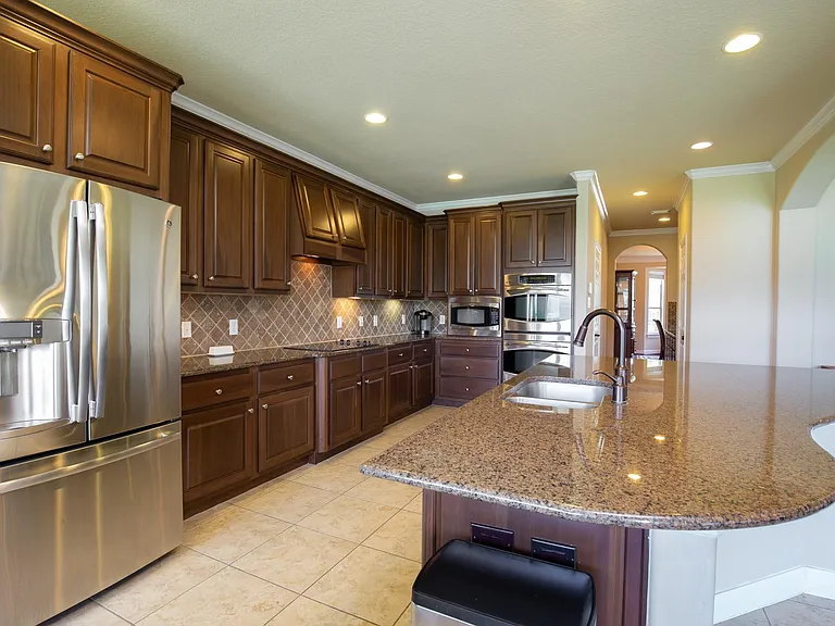 162 W Hullwood Ct — Photo 21