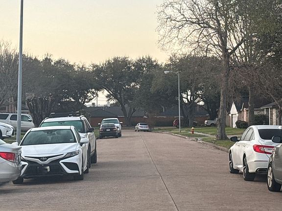4th image of 11427 Devencrest Dr