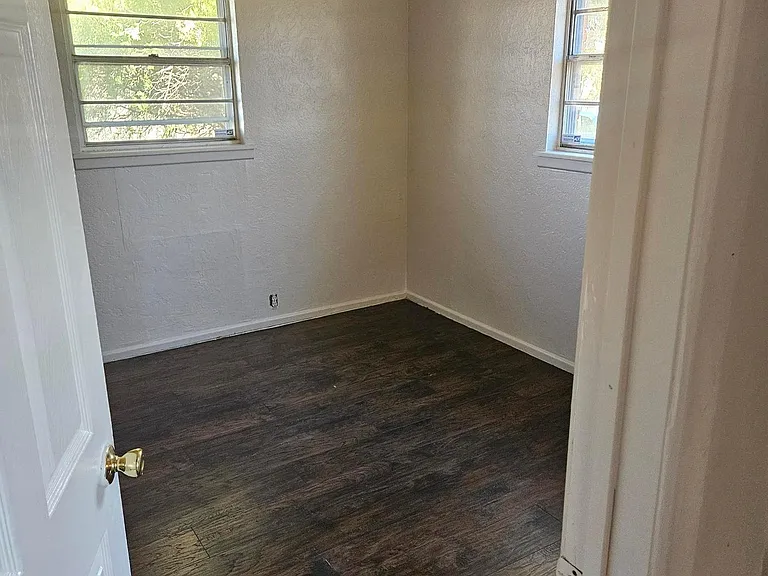 4210 NW Lindy Ave — Photo 6