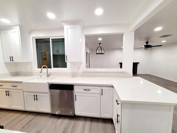 1st image of 3233 Ladoga Ave