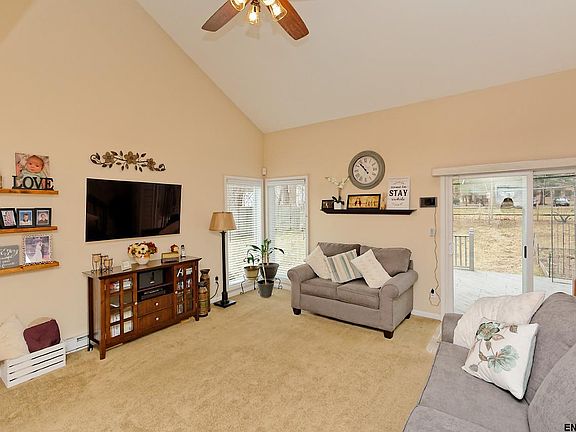 5th image of 2 Green Meadow Dr