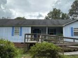 124 Kirtz Ln, Saint Matthews, SC 29135