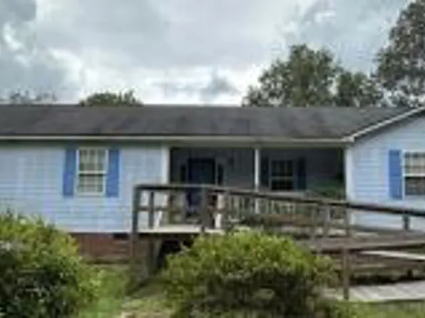 124 Kirtz Ln, Saint Matthews, SC 29135