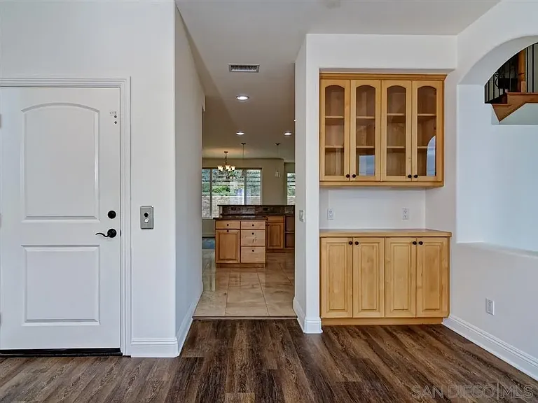 1820 Malden St — Photo 18