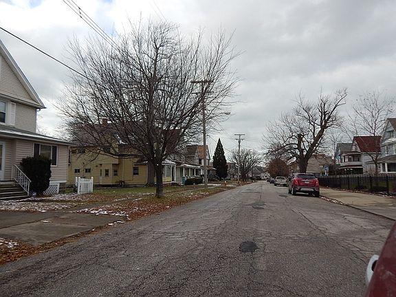4th image of 790 E 157th St
