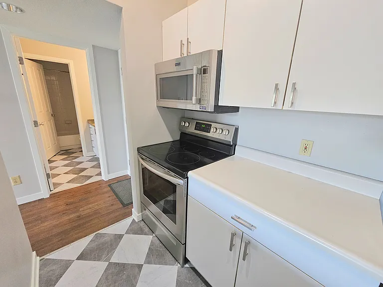 112 W Washington Blvd #328 — Photo 5