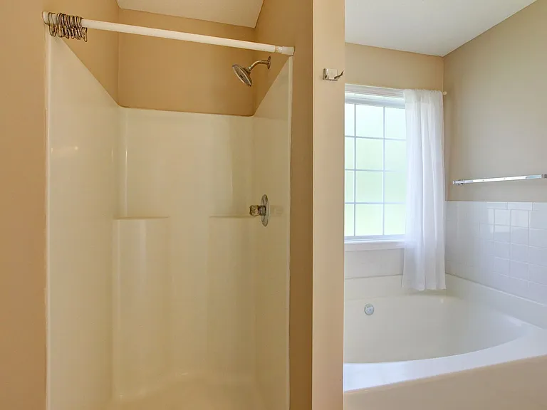 3729 Kendra Ct N — Photo 28