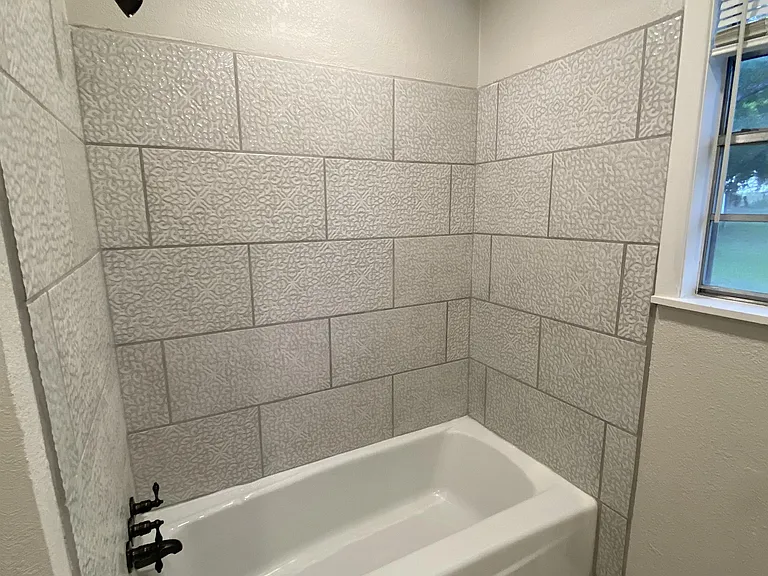 1610 W Frank St — Photo 11
