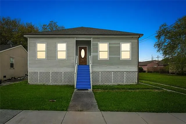 3 bed, 2.0 bath, 1230 sqft, $2,100 — Photo 3