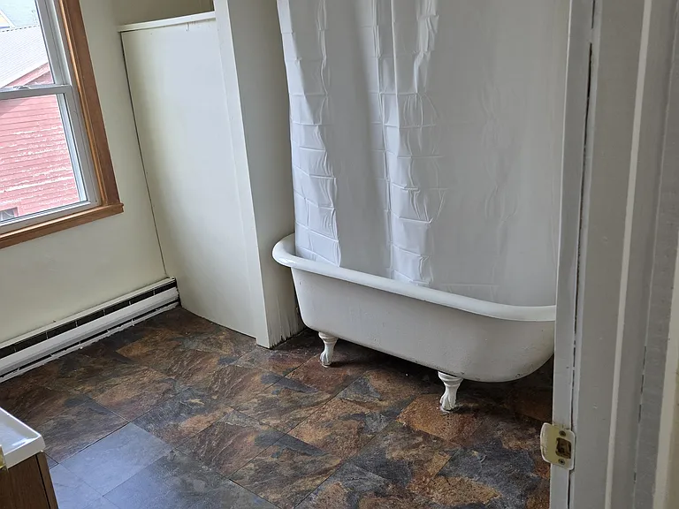 20 Hoyt Ln — Photo 4