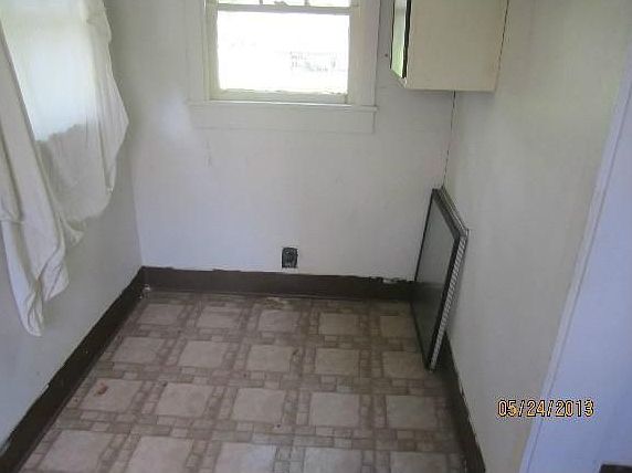 5th image of 1345 Genessee Ave