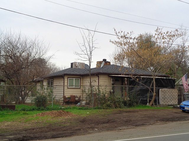 2nd image of 5460 Cedars Rd