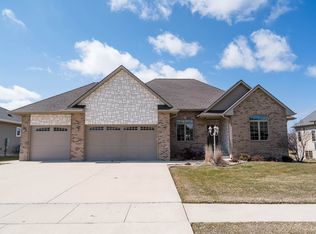 4227 Daina Dr, Cedar Falls, IA 50613