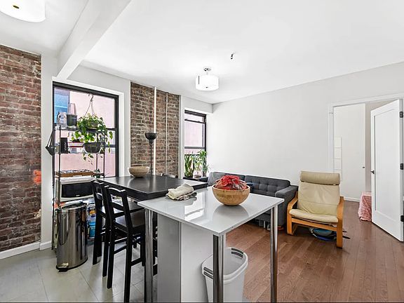 5th image of 6 St Nicholas Ter APT 3A