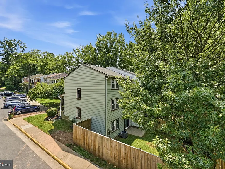 10065 Chestnut Wood Ln — Photo 33